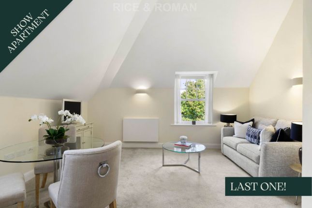 8 Fleur De Lis, Dukes Ride, Crowthorne photo 2