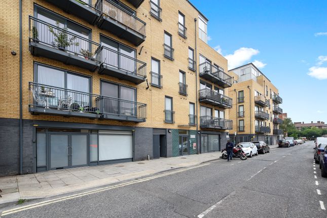 Office to let in Sheep Lane, London