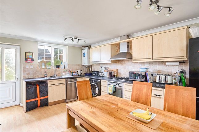 10, Kings Close, West Yorkshire photo 2