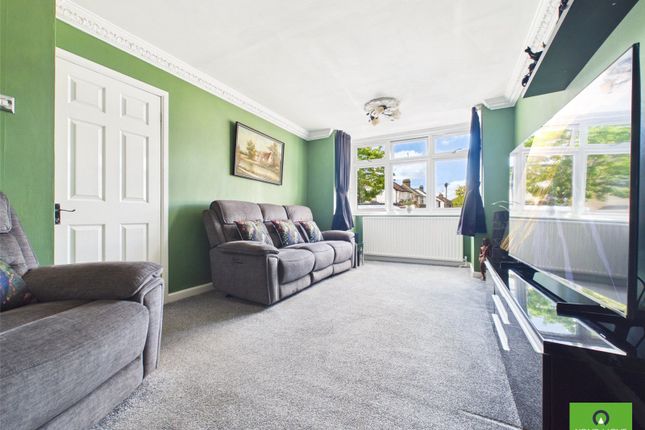 21, Sussex Avenue, Romford photo 4
