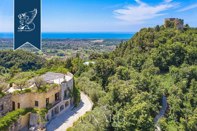 Villa for sale in Montignoso, Massa-Carrara, Toscana