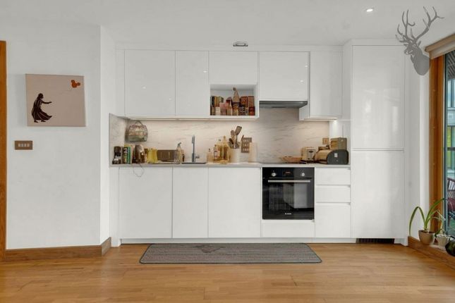 Flat 104, Ink Court, London photo 4