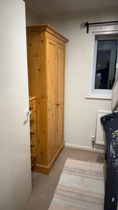 Pickwick Close, Hounslow photo 3