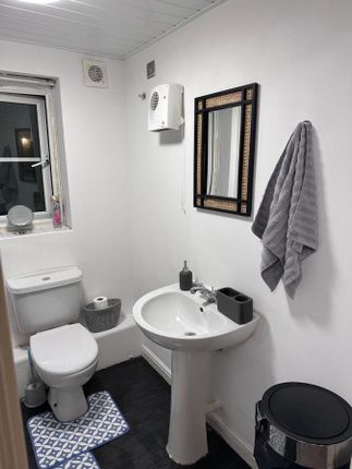 Flat to rent in Firedrake Croft, Coventry