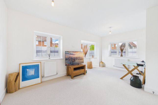 15, Dairy Road, Wokingham photo 4