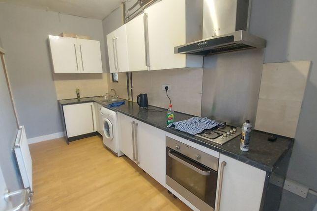 302 Girlington Road, Bradford photo 2