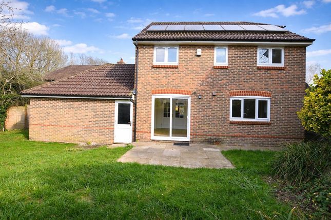 25, Shaw Close, Maidstone photo 2