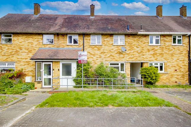 Thumbnail Terraced house for sale in Bowles Green, Enfield