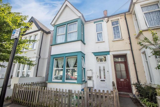 Flat for sale in Burdett Avenue, Westcliff-On-Sea