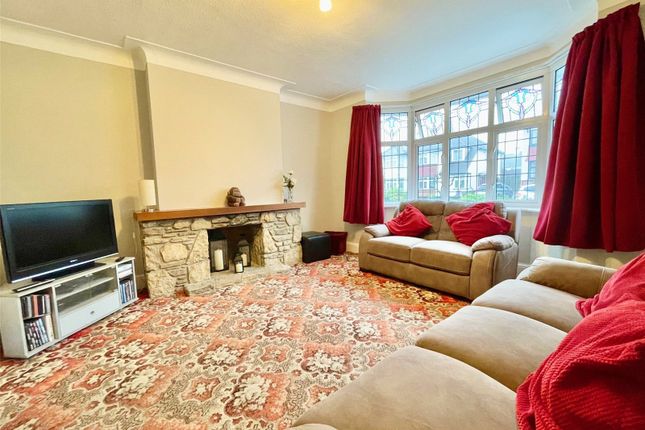 48, Cottesmore Gardens, Essex photo 3