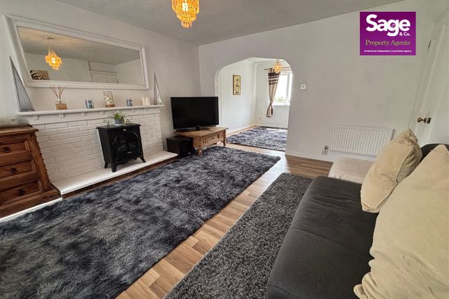 14, Buttercup Court, Cwmbran photo 3