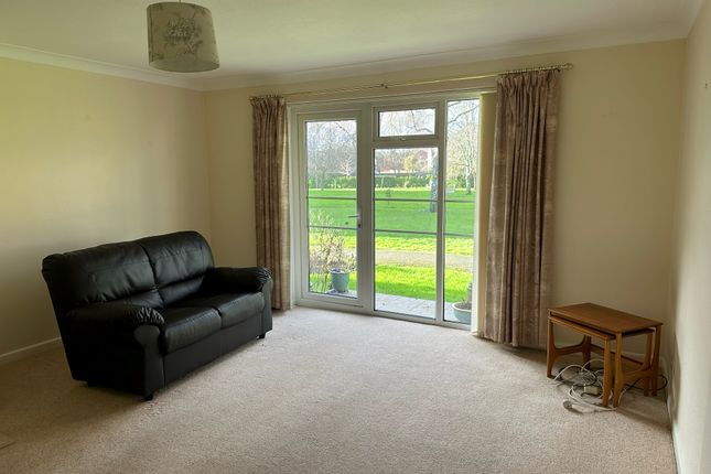 Flat 7, Romsey photo 3