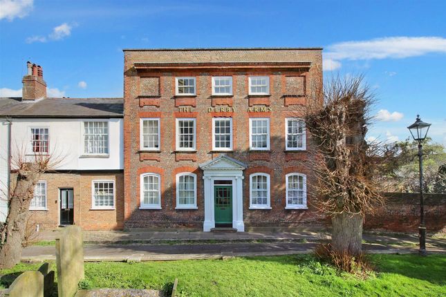 Flat for sale in St. Marys Square, Aylesbury
