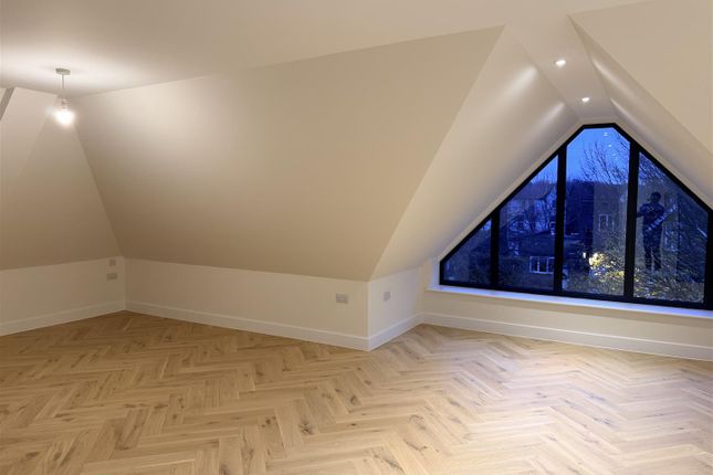 8, 24 Somerset Rd, London photo 4