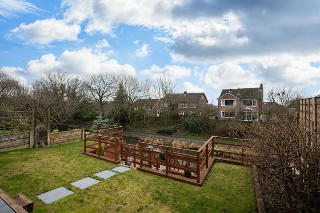 10,, Bowfell Drive, Stockport photo 2