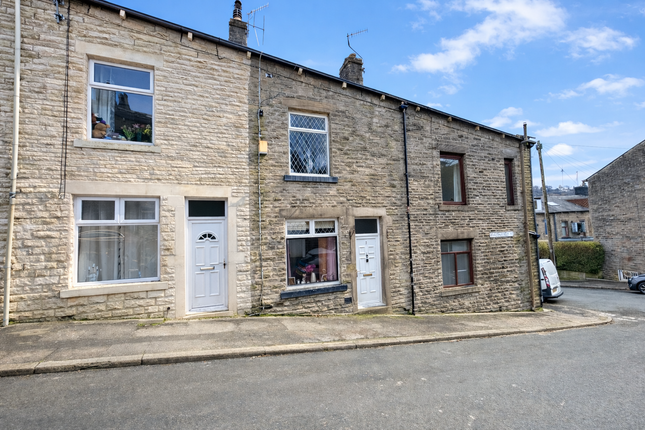 2-bed house on 2, Beaconsfield Street, Todmorden, £140,000
