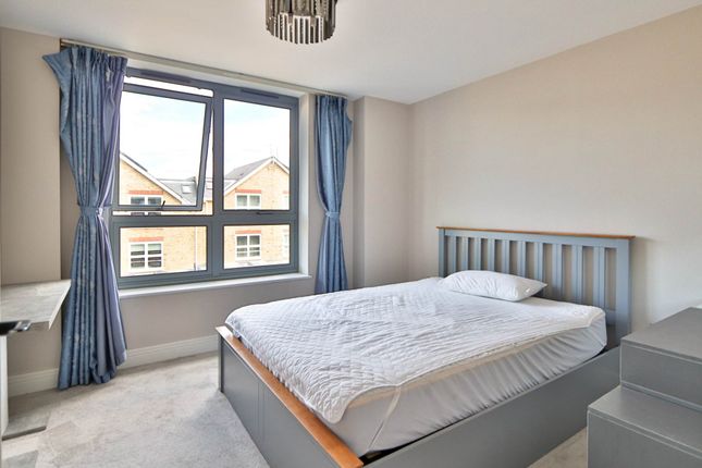 Flat 24 Harrier House, Kingston Upon Thames photo 2