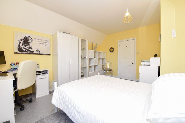 Flat for sale in Stonepitts Close, Ryde