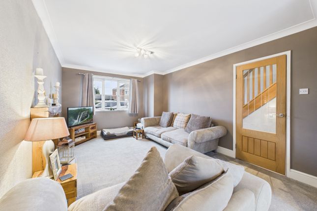 35, Seagrave Drive, Sheffield photo 4