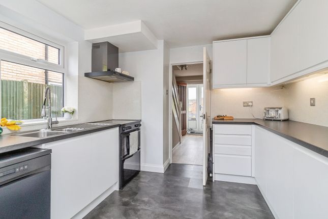 22, Mardale Avenue, Dunstable photo 3