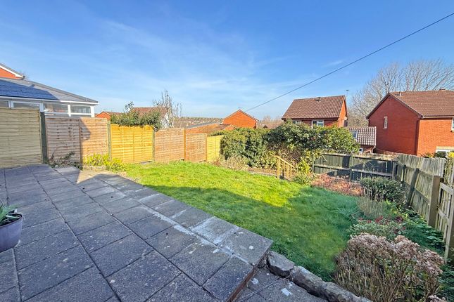 4 Larkspur Grove, Harrogate photo 2