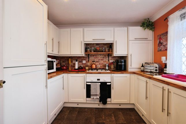 37, Elmstead Park, Andover photo 3