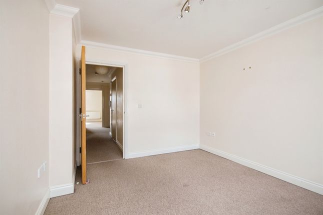 Flat for sale in Wycliffe Road, Winton, Bournemouth