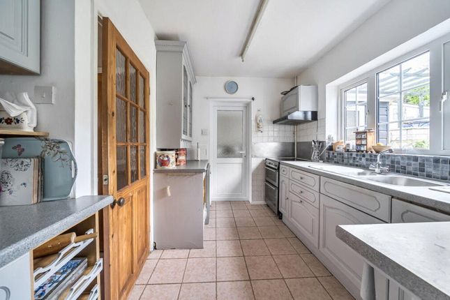 29, Highridge, Alton photo 2