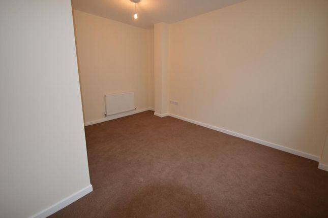 Flat to rent in 17 Newdegate Street, Nuneaton, Warwickshire