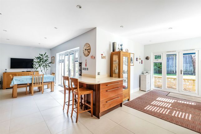 2, The Laurells, Leatherhead photo 4