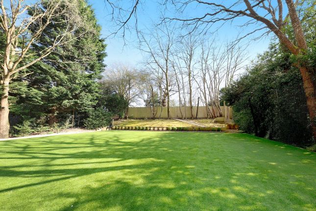 Maybrook, 19, Valley Way, Buckinghamshire photo 3