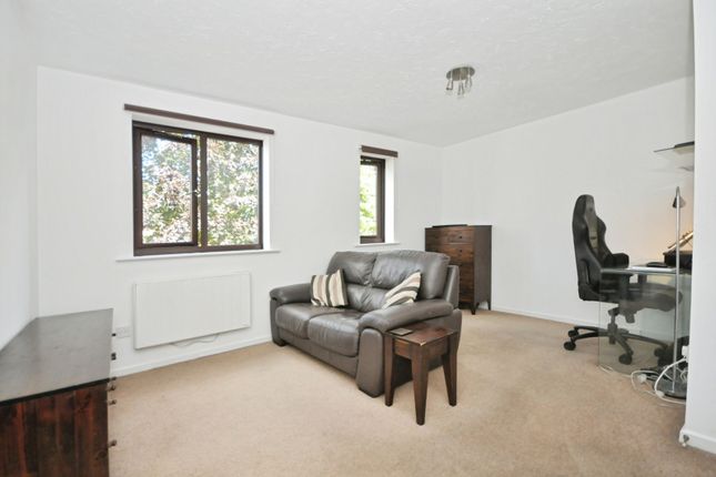 Flat 24 Rowallan Court,, Cumberland Place, London photo 2