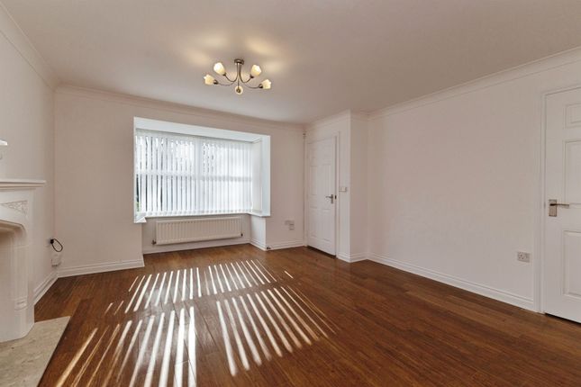 7, Finchlay Court, Middlesbrough photo 4