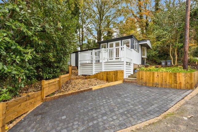 7, Nuthatch Way, Turners Hill photo 2