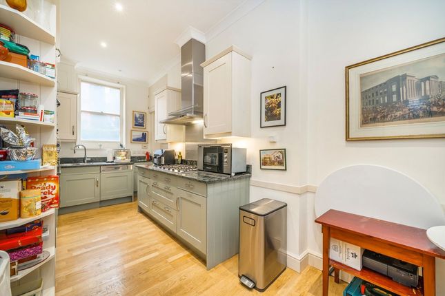 Flat 20, Duchess Of Bedford House, Duchess Of Bedfords Walk, London photo 3