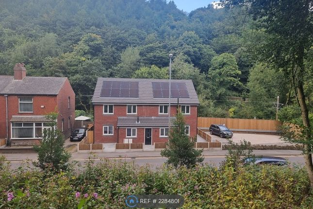2-bed semi-detached on Shaw, Oldham, £1,100/mo