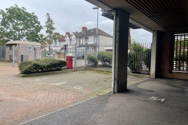Bay 54 City Gate House, Eastern Avenue, Gants Hill photo 5