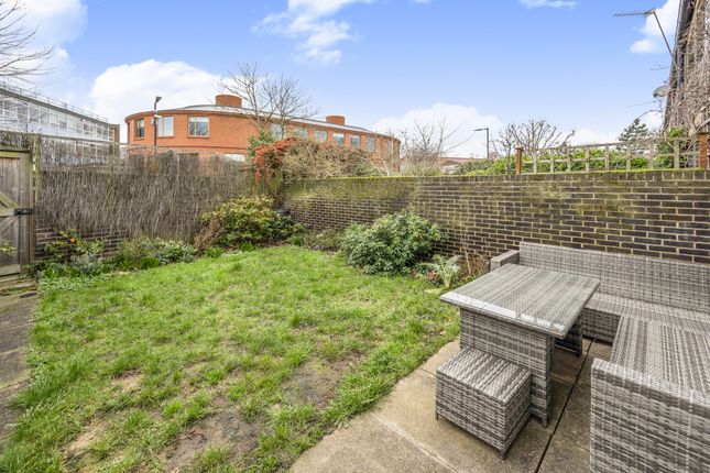 9, Kempis Way, East Dulwich photo 2