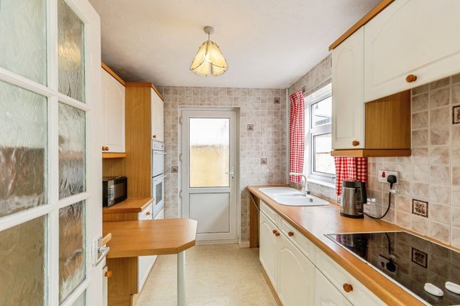 9, Falcon Crescent, Somerset photo 3