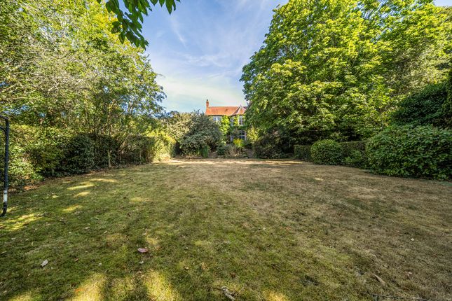 31, Westlecot Road, Swindon photo 2