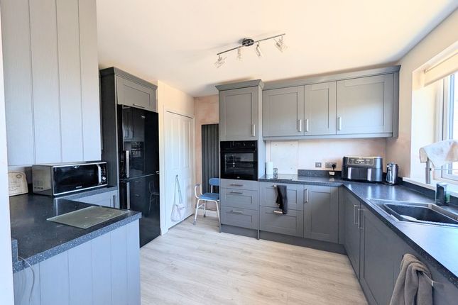 52, Warwick Road, Cleethorpes photo 2