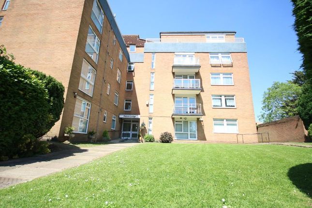 Thumbnail Flat to rent in Peters Lodge, Stonegrove, Edgware, Middlesex