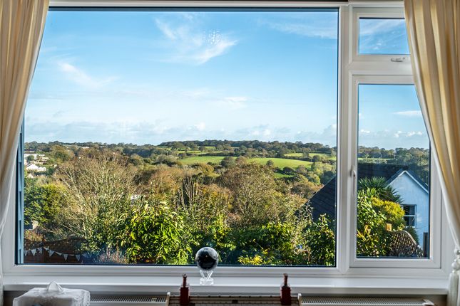 Penvale Cresent, Penryn photo 2