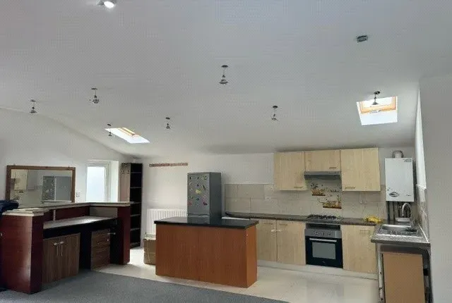 14 Barlow Road, Acton photo 2