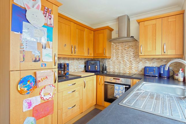 9, Jackson Close, Wolverhampton photo 5