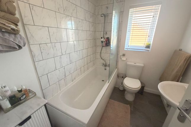 72, Jenkin Way, Doncaster photo 5