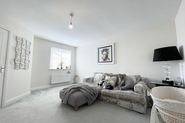 43, Foxtail Close, Stalmine photo 2