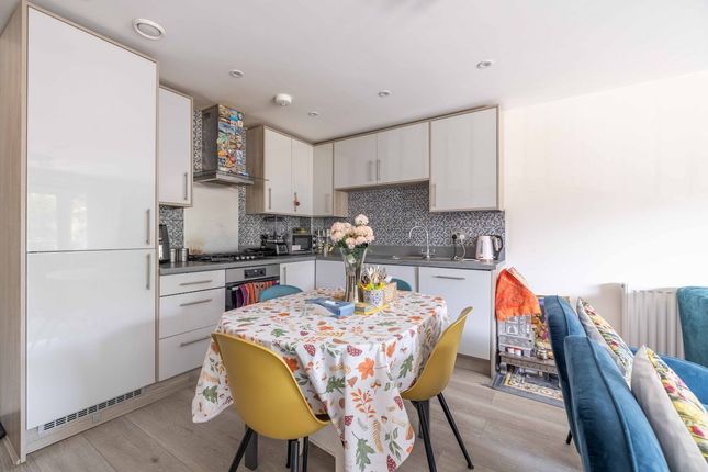 Trevenna, Windsor Road, Slough photo 4