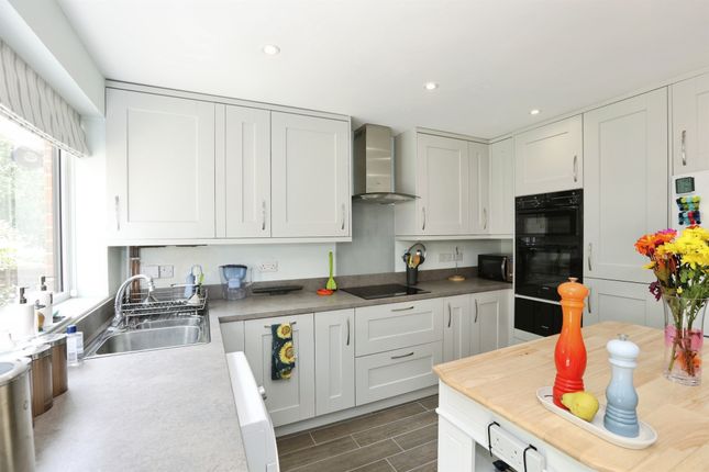 78, Woodbury Avenue, East Grinstead photo 4