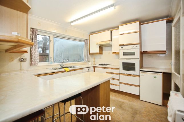 21, Rhos Llan, Cardiff photo 3
